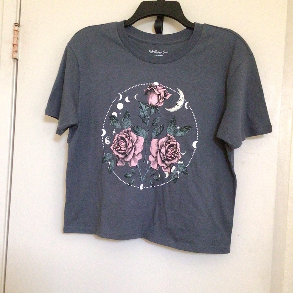 Rebellious One Juniors' Roses Graphic T-Shirt - Picture 1 of 6